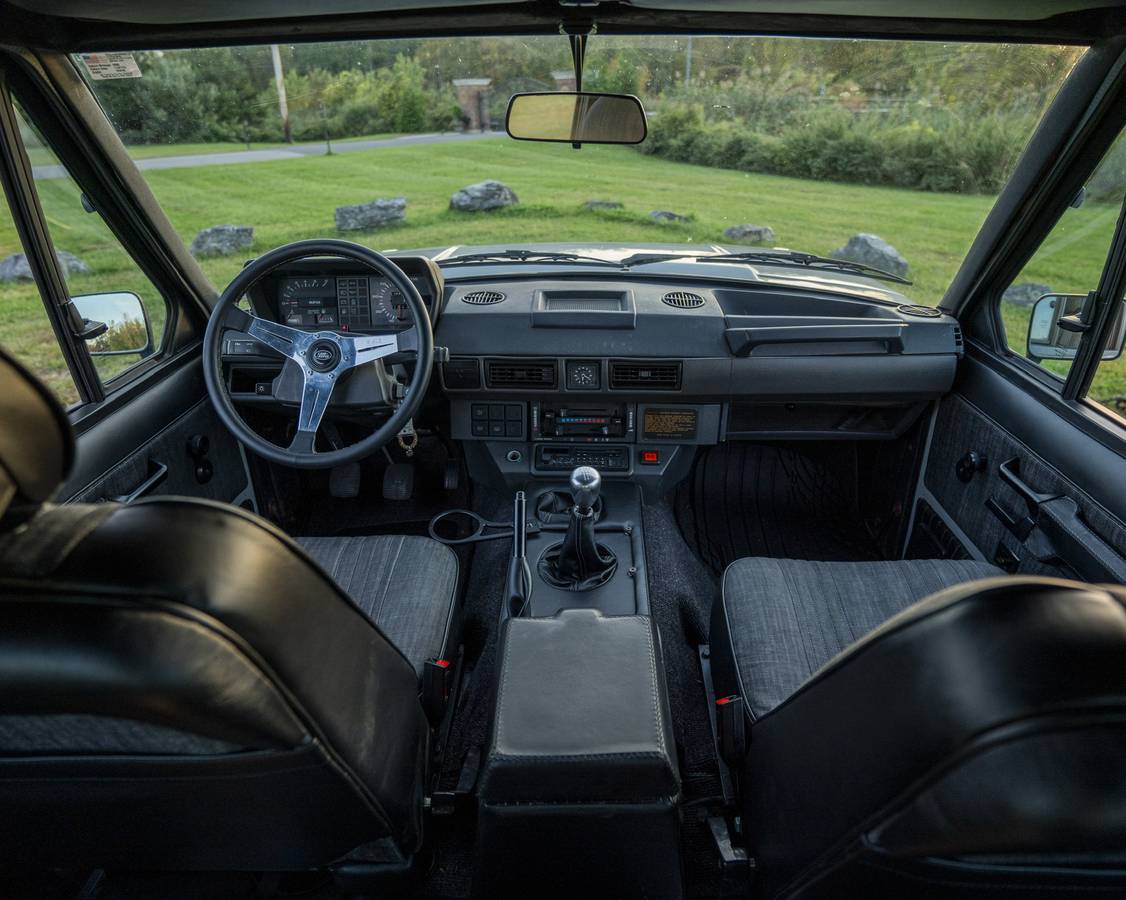 Land-rover-defender-110-1995-custom-14