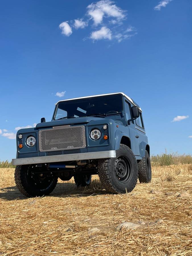 Land-rover-defender-110-1995-custom-20