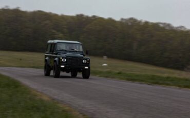 Land-rover-defender-110-1995-custom-7