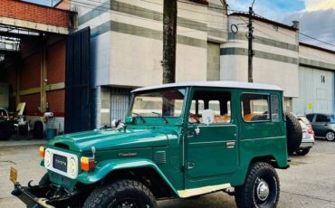 Land-rover-defender-110-1995-custom-8