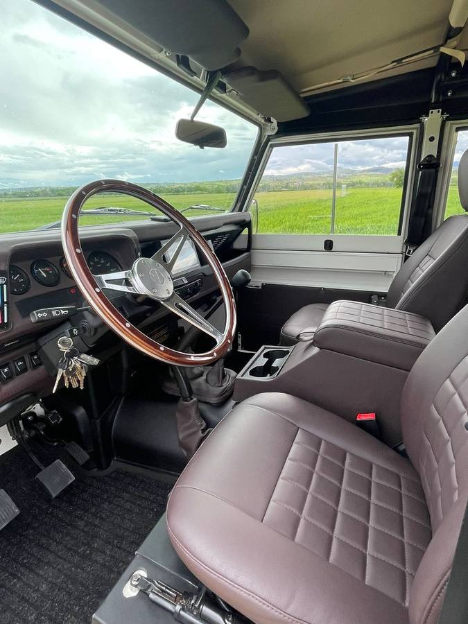 Land-rover-defender-110-1995-custom-9