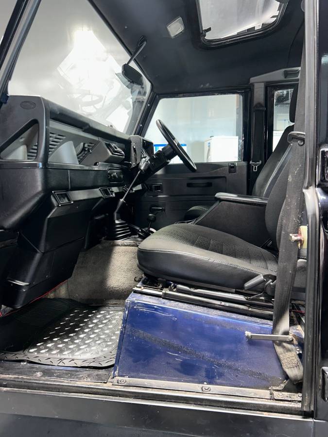 Land-rover-defender-110-diesel-1994-blue-18