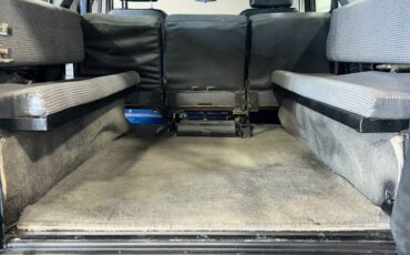 Land-rover-defender-110-diesel-1994-blue-8