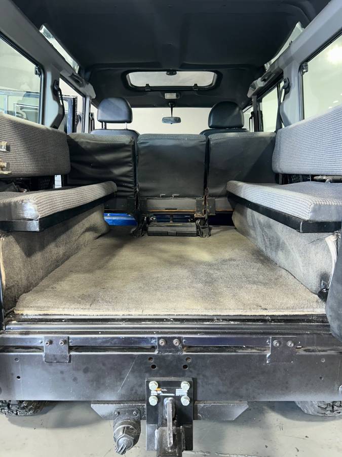 Land-rover-defender-110-diesel-1994-blue-8