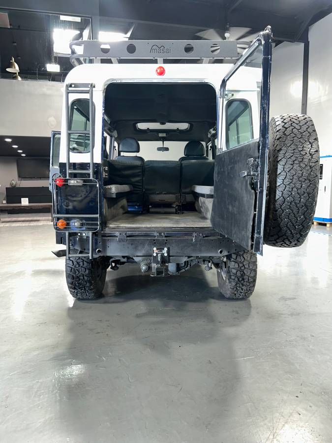 Land-rover-defender-110-diesel-1994-blue-9
