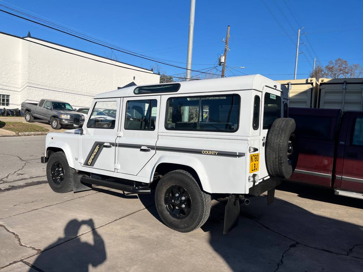 Land-rover-defender-110-diesel-1996-white-2