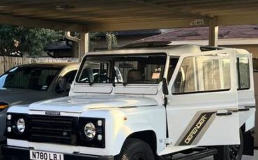 Land-rover-defender-110-diesel-1996-white