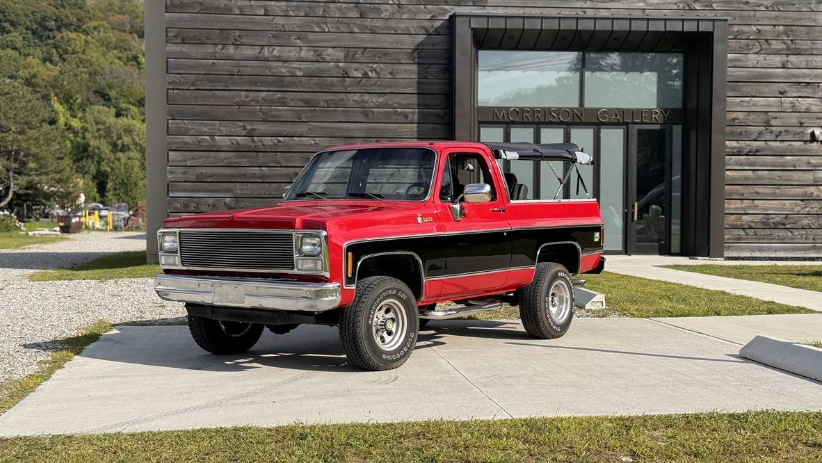 Land-rover-defender-1980-white-1