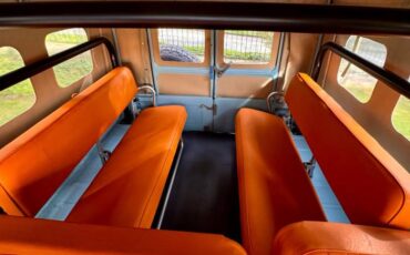 Land-rover-defender-1980-white-11