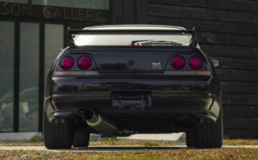 Land-rover-defender-1980-white-2