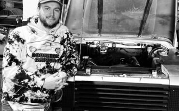 Land-rover-defender-1980-white-21