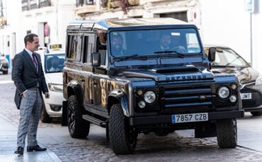 Land-rover-defender-1980-white