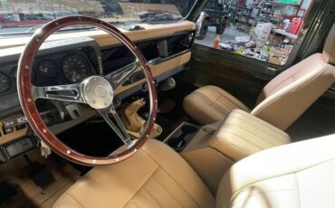 Land-rover-defender-1980-white-4