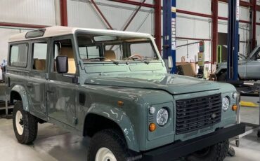 Land-rover-defender-1980-white-5