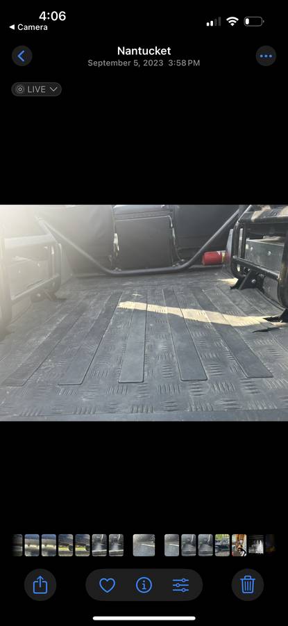 Land-rover-defender-90-1995-black-2