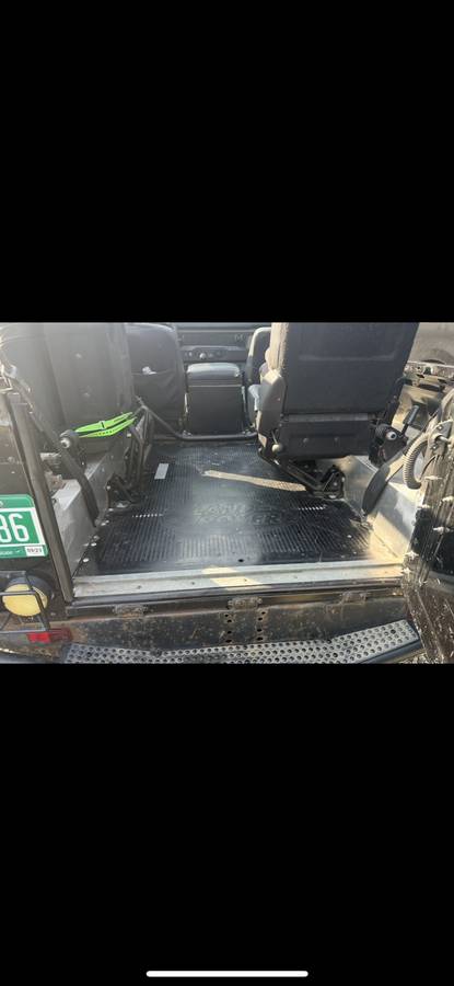 Land-rover-defender-90-1995-black-3