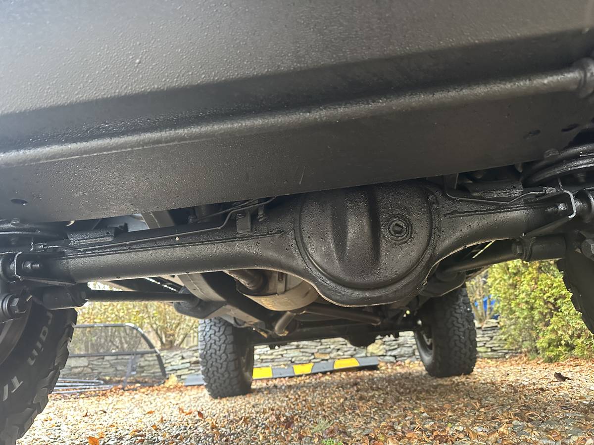 Land-rover-defender-90-1995-black-5