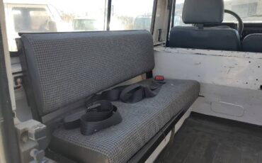 Land-rover-defender-90-diesel-1993-white-10