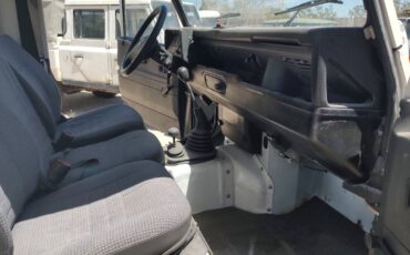 Land-rover-defender-90-diesel-1993-white-8
