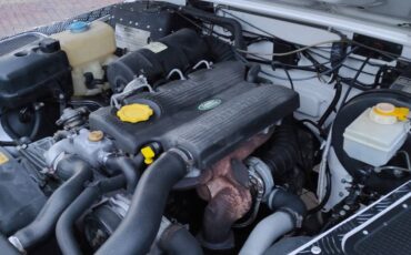 Land-rover-defender-90-diesel-1995-white-34