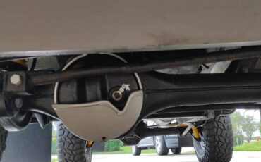 Land-rover-defender-90-diesel-1995-white-36