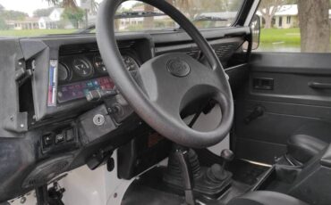 Land-rover-defender-90-diesel-1995-white