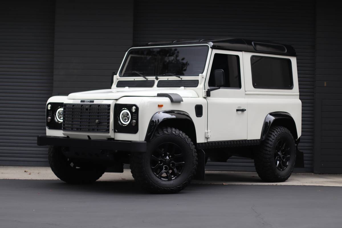 Land-rover-defender-diesel-1988-white-16