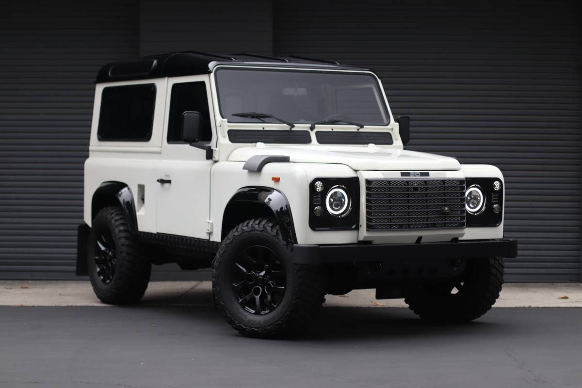 Land-rover-defender-diesel-1988-white-18
