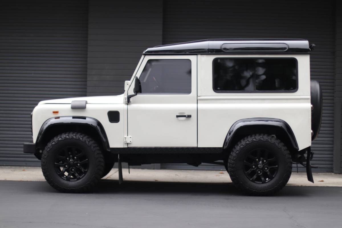 Land-rover-defender-diesel-1988-white-20