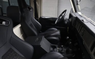 Land-rover-defender-diesel-1988-white-4
