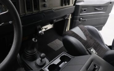Land-rover-defender-diesel-1988-white-9