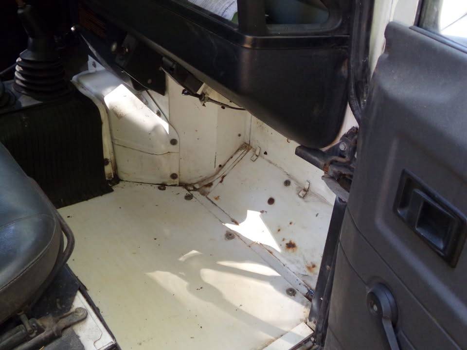 Land-rover-defender-diesel-1991-4