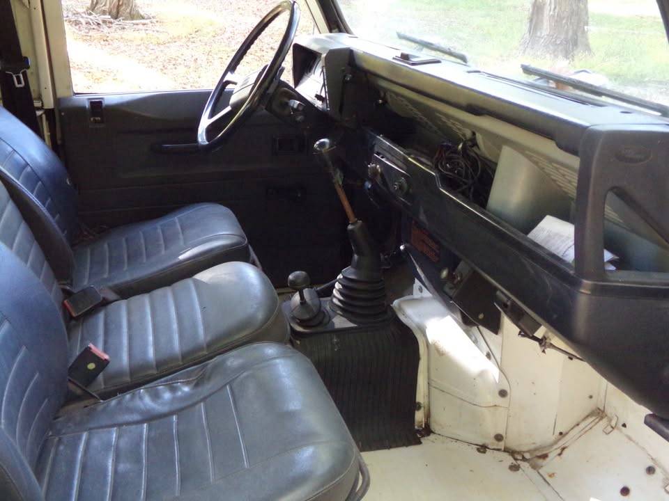 Land-rover-defender-diesel-1991-8
