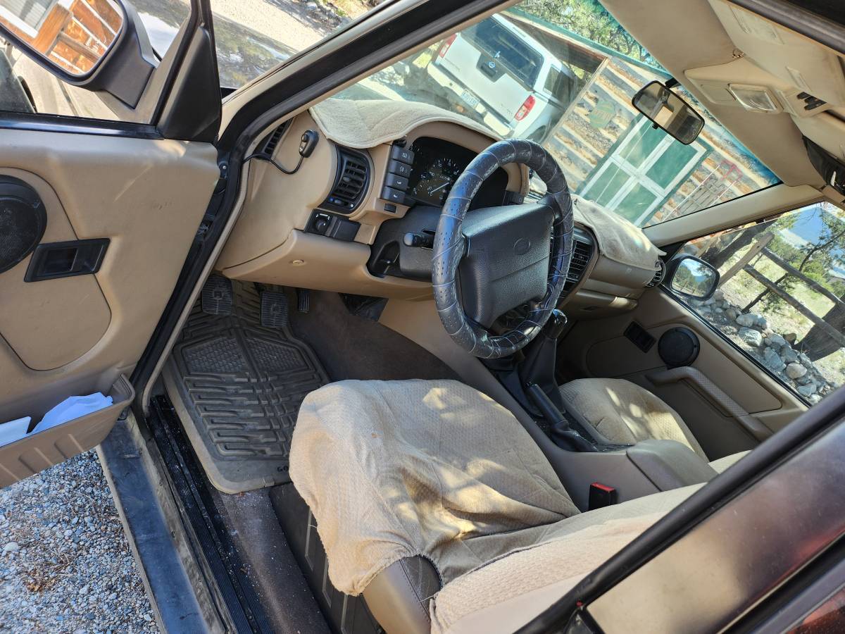 Land-rover-discovery-1994-black-3