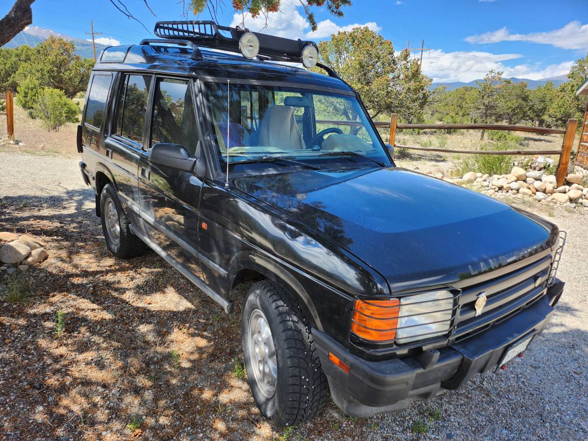 Land-rover-discovery-1994-black-6