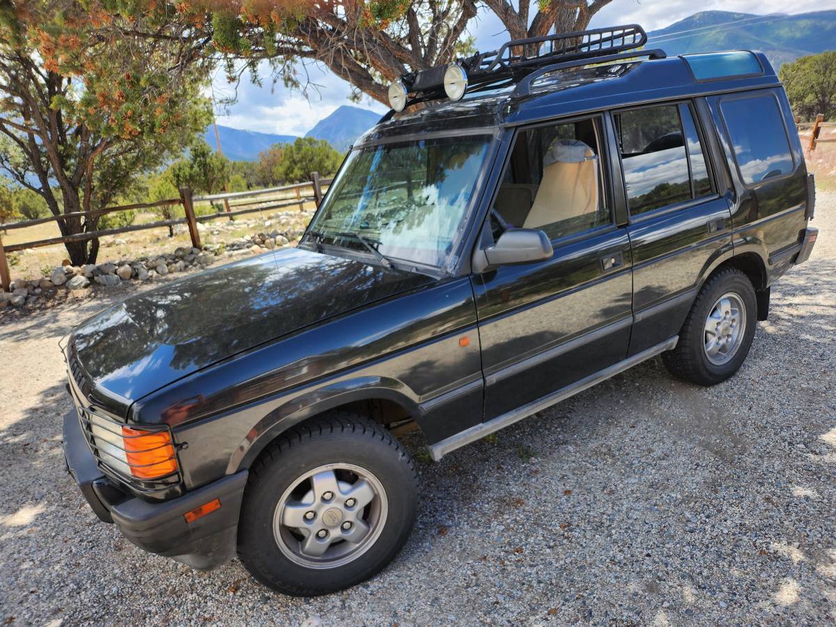 Land-rover-discovery-1994-black