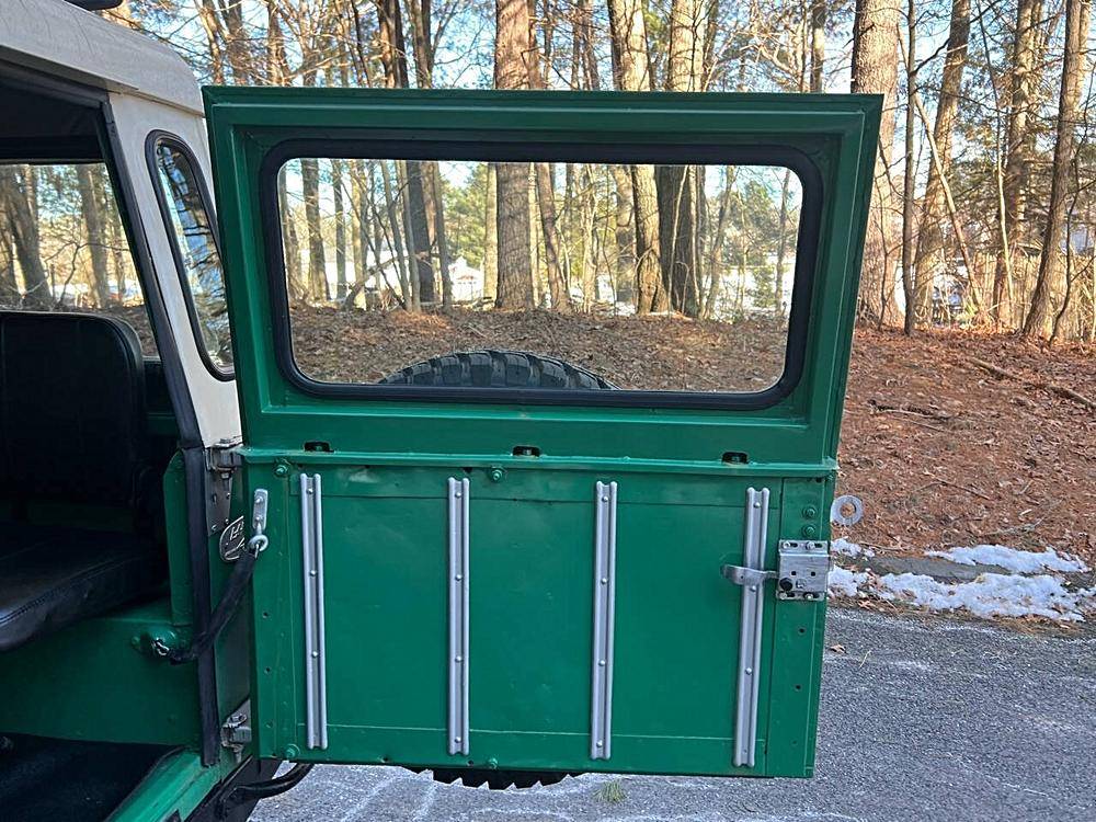 Land-rover-series-ii-1961-green-11