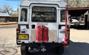 Land-rover-series-iii-1973-white-2
