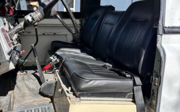 Land-rover-series-iii-1973-white-4