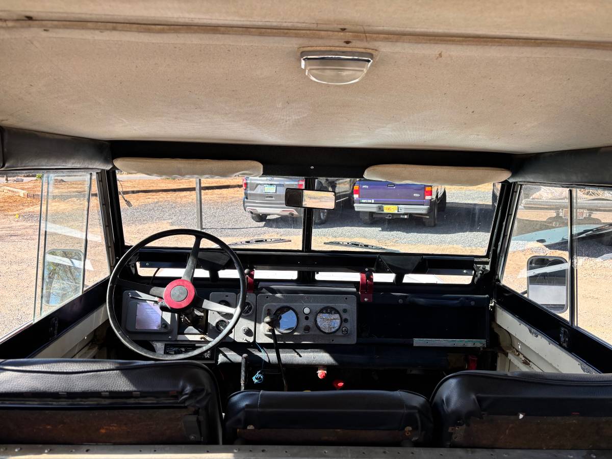 Land-rover-series-iii-1973-white-6