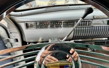 Lasalle-series-52-sedan-1940-silver-12