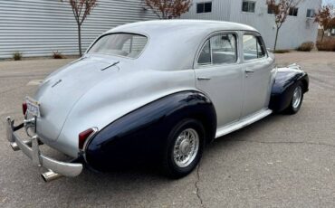 Lasalle-series-52-sedan-1940-silver-7