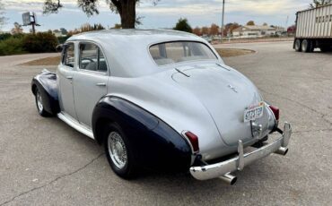 Lasalle-series-52-sedan-1940-silver-8