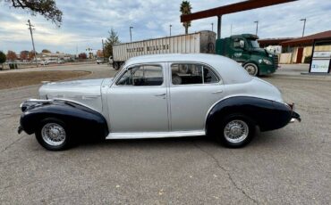 Lasalle-series-52-sedan-1940-silver-9