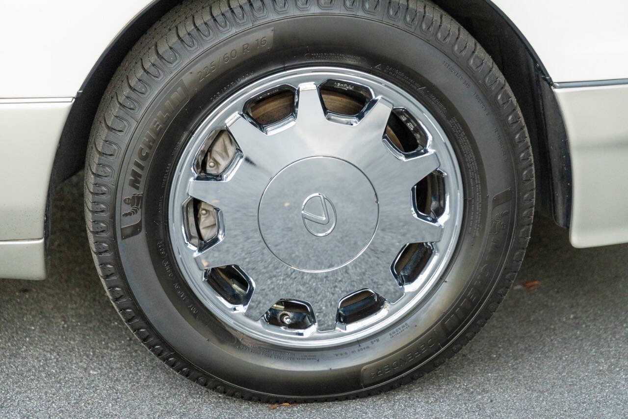 Lexus-LS-1996-Sedan-16