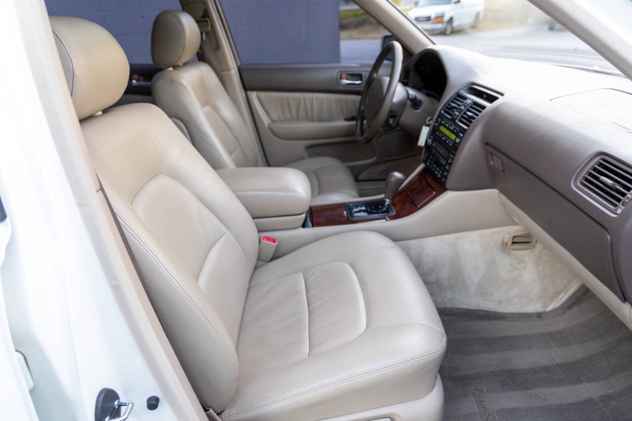 Lexus-LS-1996-Sedan-7