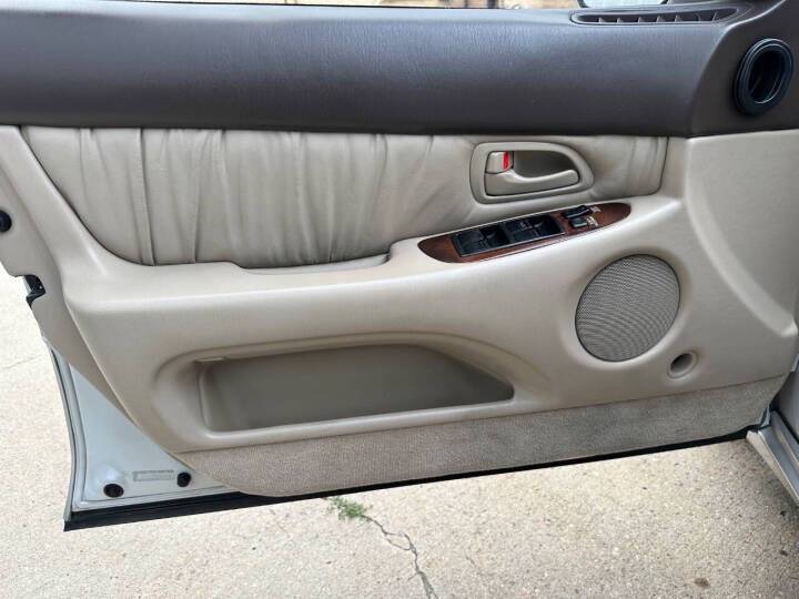 Lexus-gs300-1993-white-12
