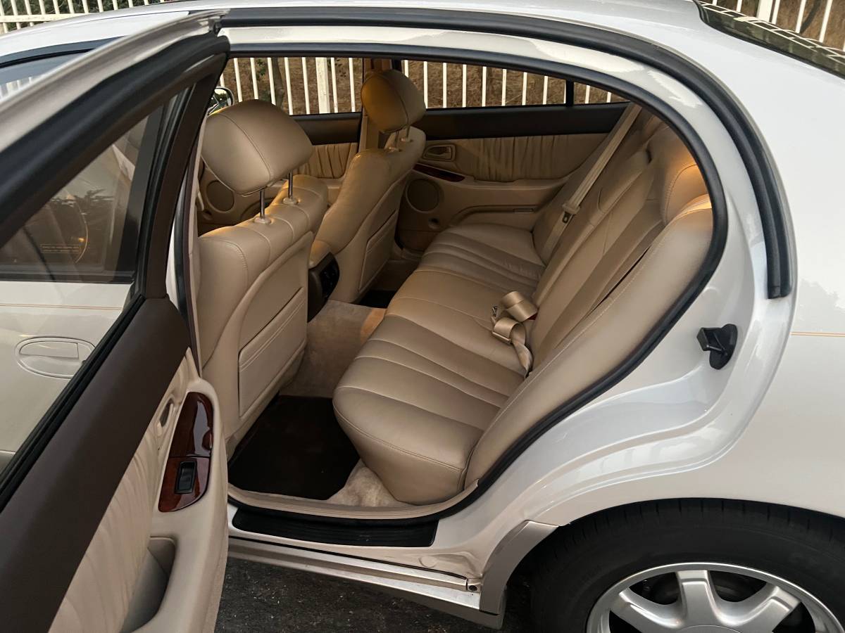 Lexus-gs300-1994-white-1