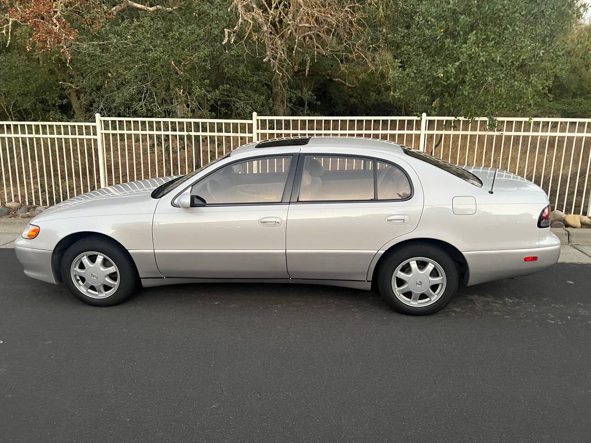 Lexus-gs300-1994-white-11