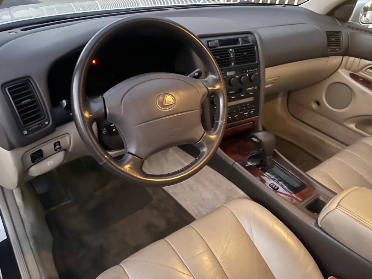 Lexus-gs300-1994-white-13